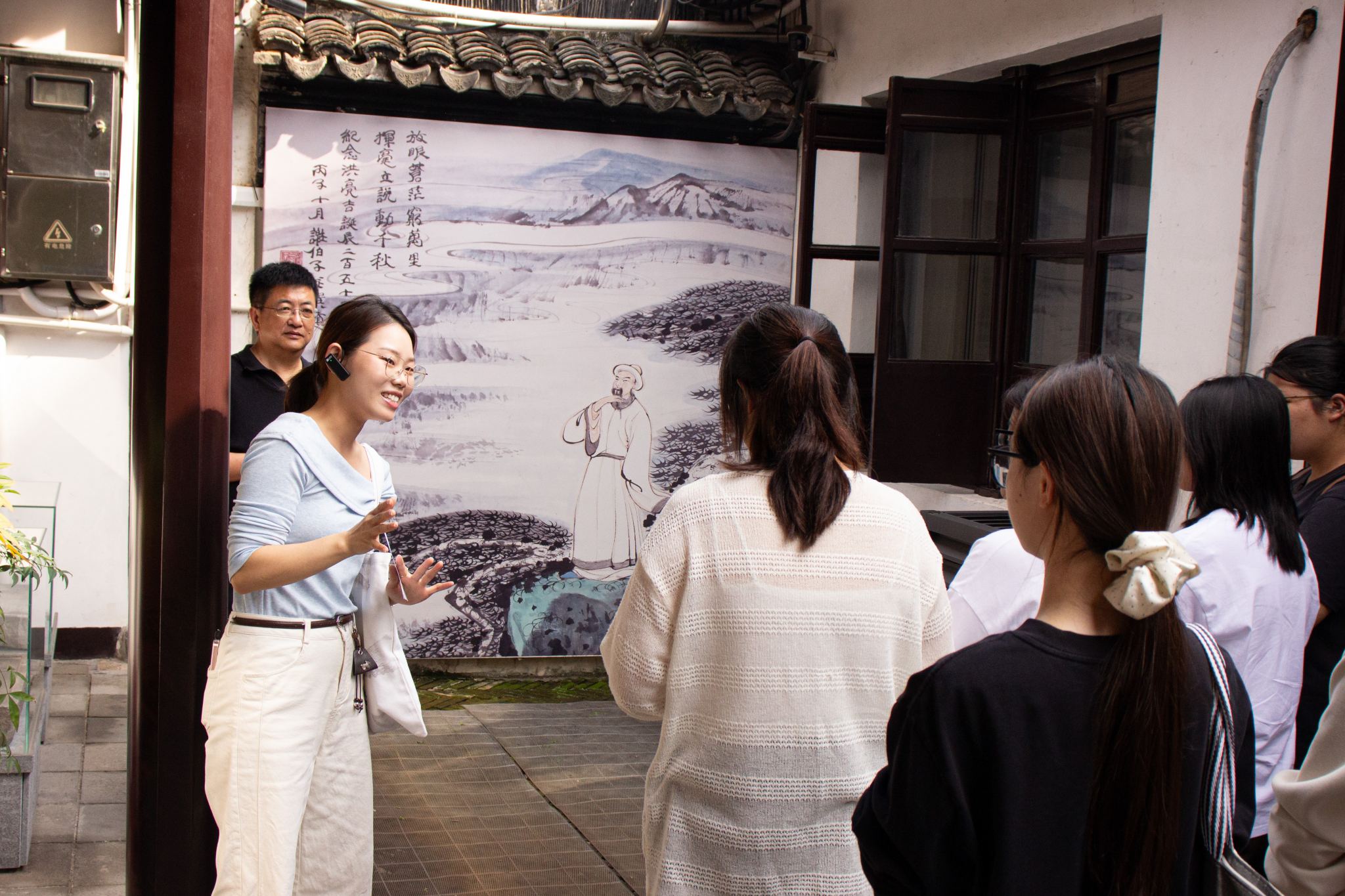 参观4.jpg